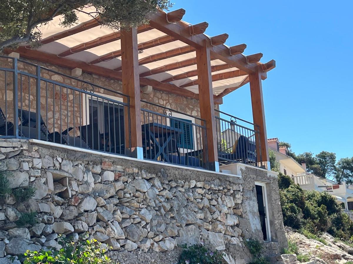 Seaside Maslina Holiday home *